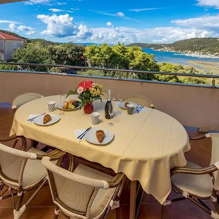 Dedic * Supetarska Draga