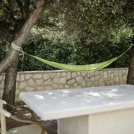 Dedic アパート *